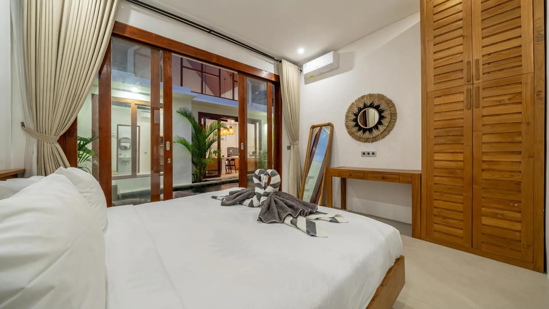 A26 - Swim And Chill - Private Pool Villa In Seminyak