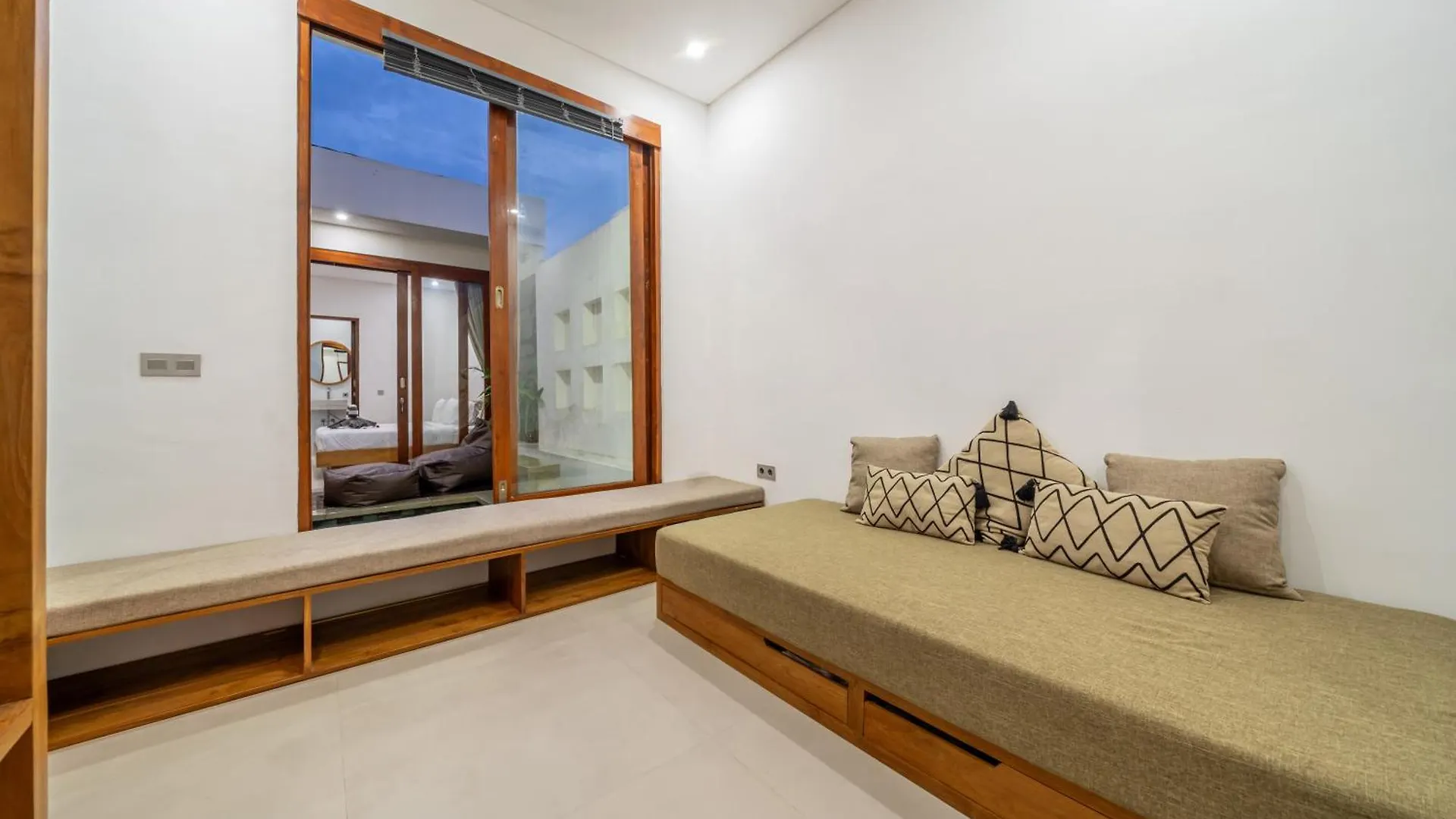 A26 - Swim And Chill - Private Pool Villa In Seminyak 0*, 세미냑 인도네시아